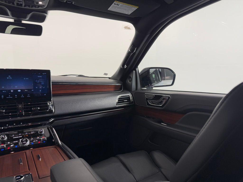 used 2024 Lincoln Navigator car, priced at $66,995
