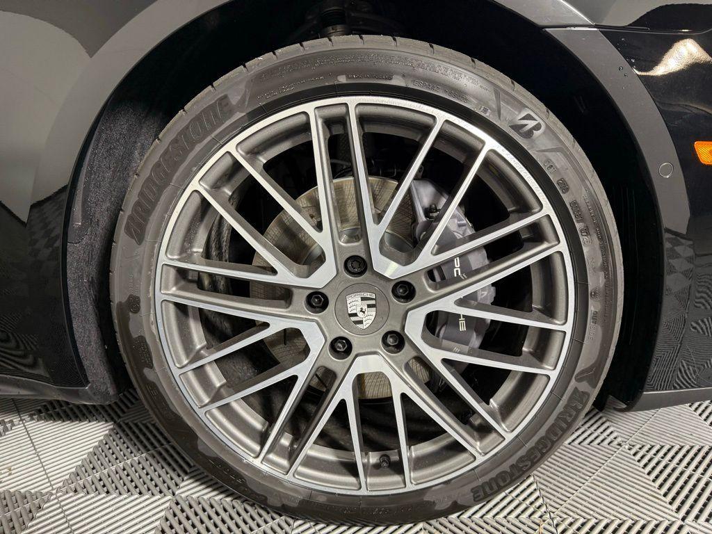 new 2025 Porsche Panamera car