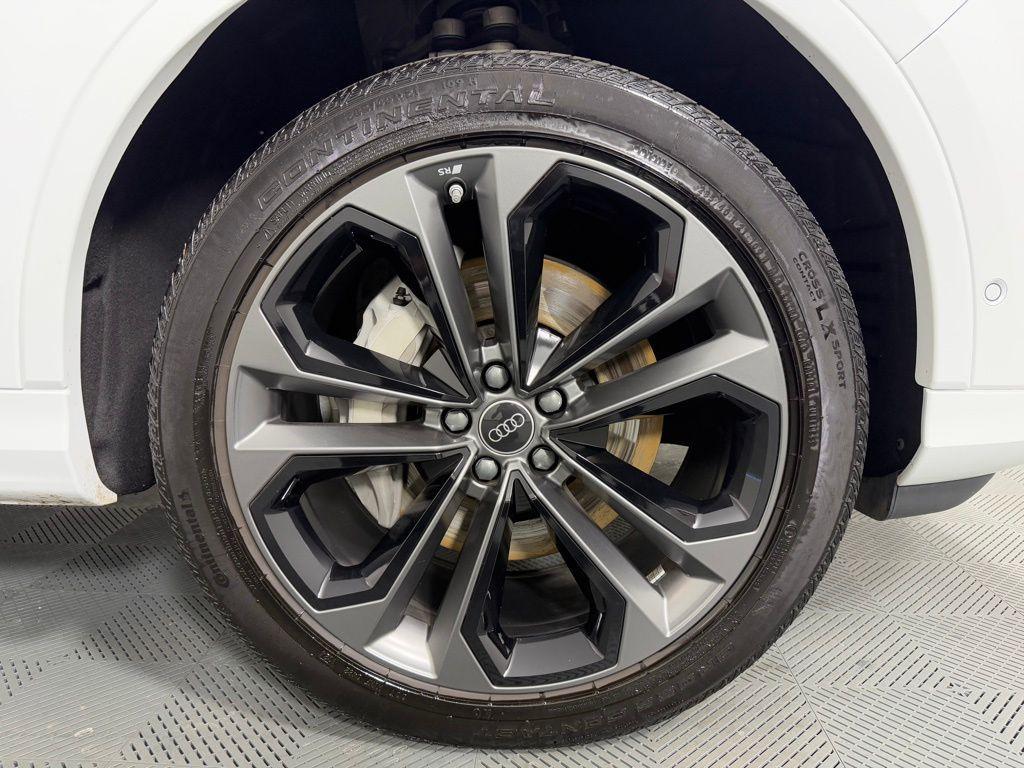 used 2025 Audi Q7 car, priced at $55,995