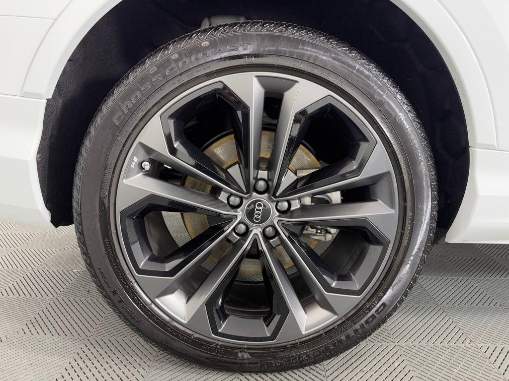 used 2025 Audi Q7 car, priced at $55,995