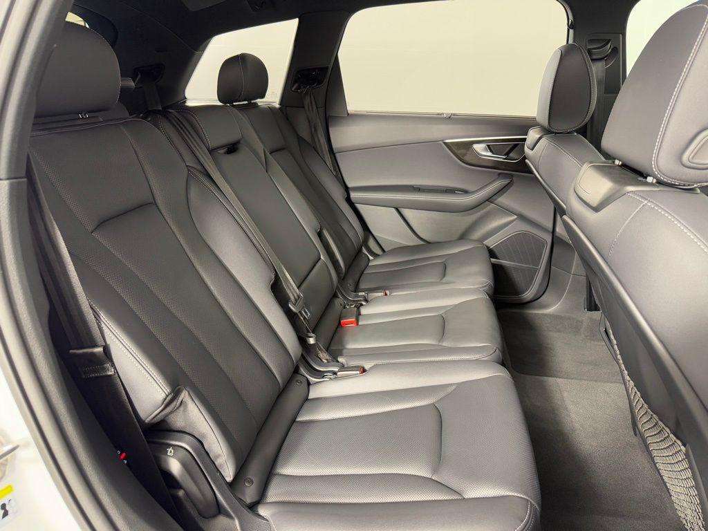 used 2025 Audi Q7 car, priced at $55,995