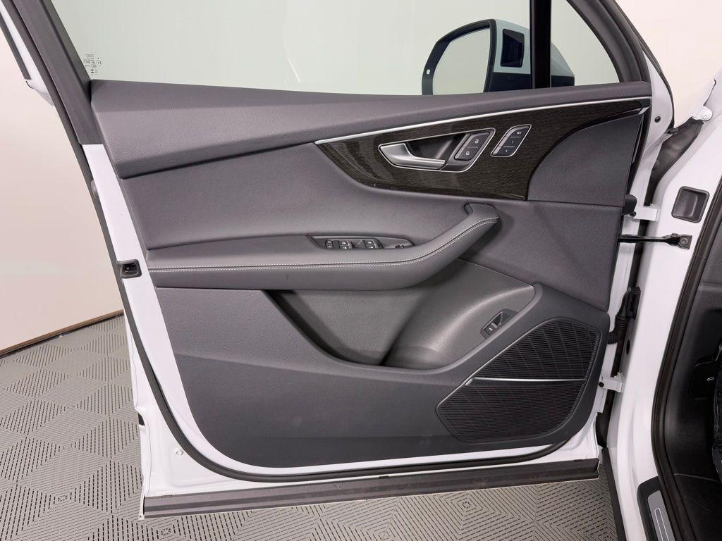 used 2025 Audi Q7 car, priced at $55,995