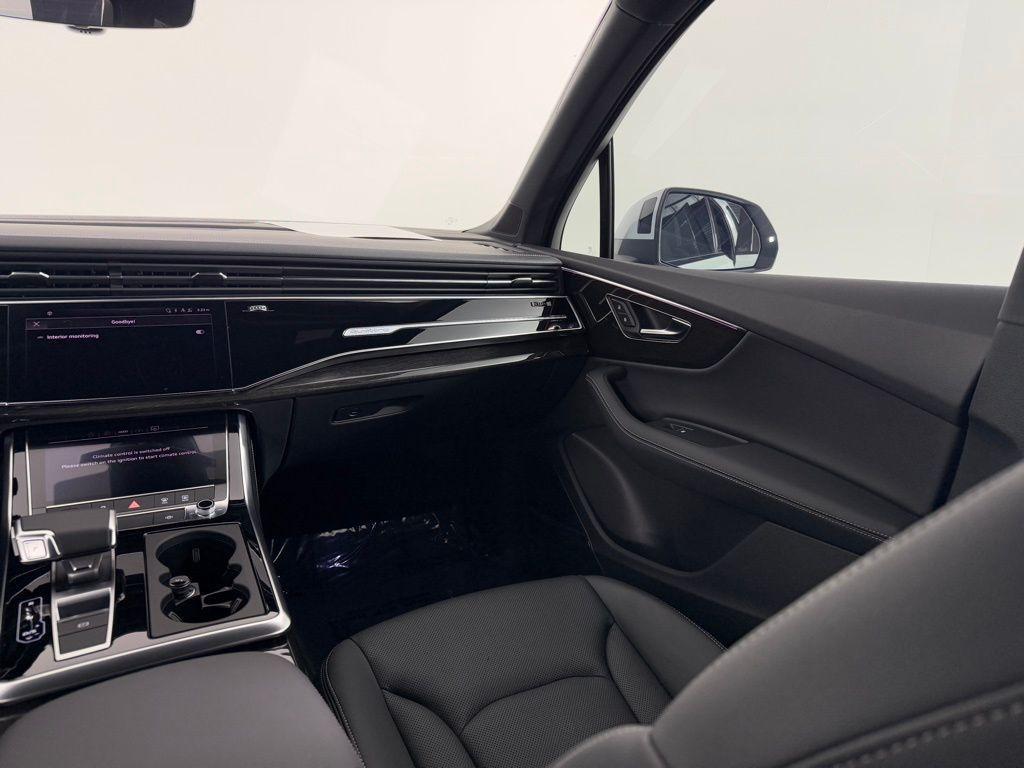 used 2025 Audi Q7 car, priced at $55,995