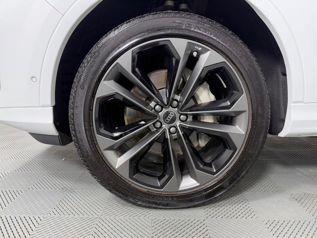 used 2025 Audi Q7 car, priced at $55,995