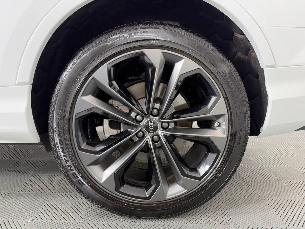 used 2025 Audi Q7 car, priced at $55,995