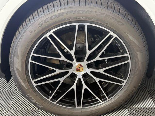 new 2025 Porsche Cayenne car, priced at $103,725