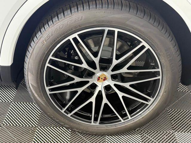 new 2025 Porsche Cayenne car, priced at $103,725