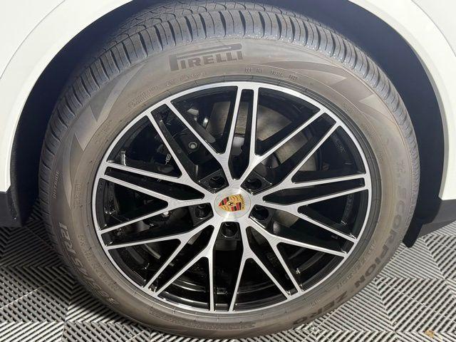 new 2025 Porsche Cayenne car, priced at $103,725