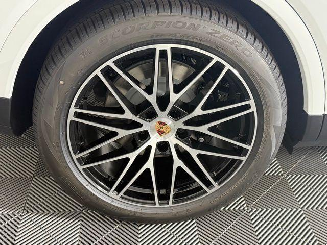 new 2025 Porsche Cayenne car, priced at $103,725
