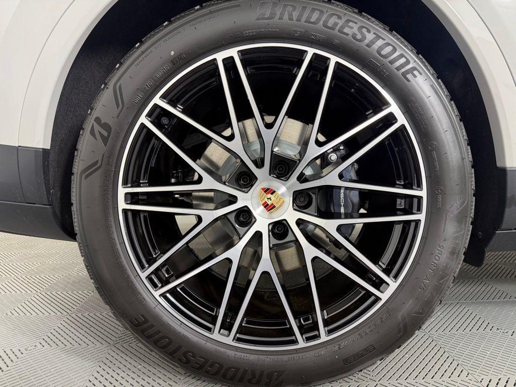 new 2025 Porsche Cayenne E-Hybrid Coupe car, priced at $118,825