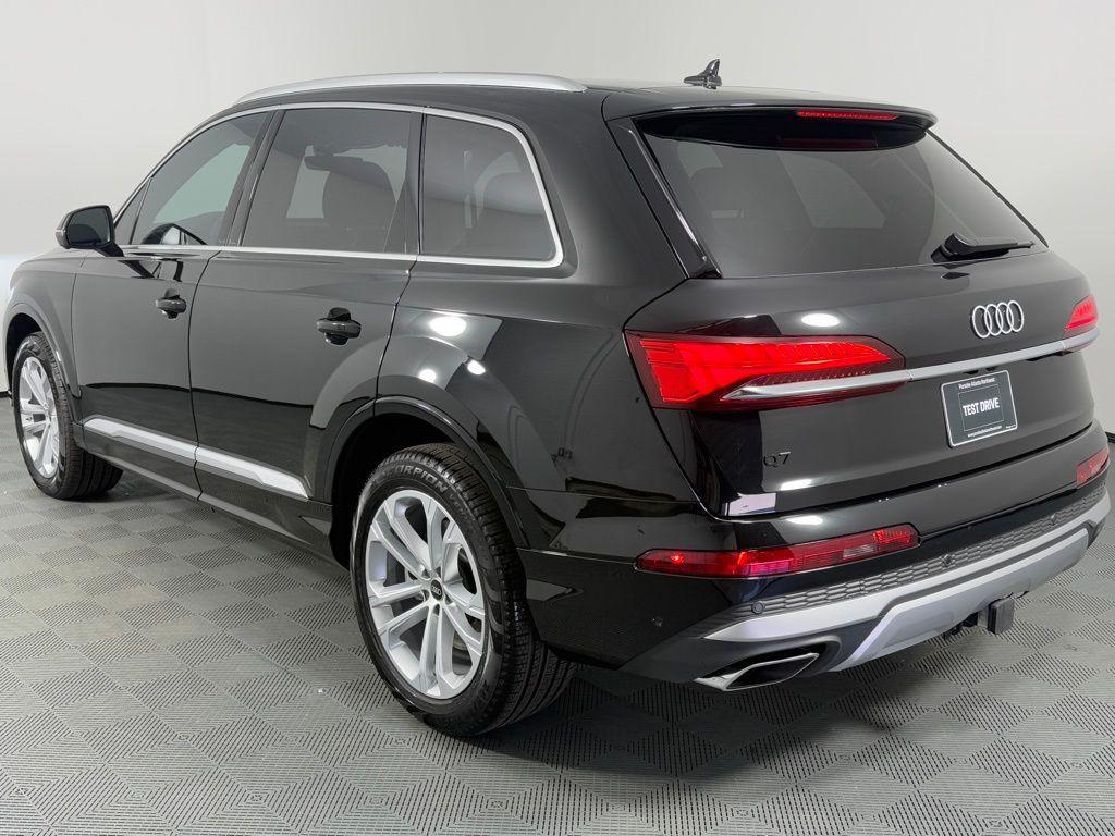 used 2025 Audi Q7 car, priced at $58,495