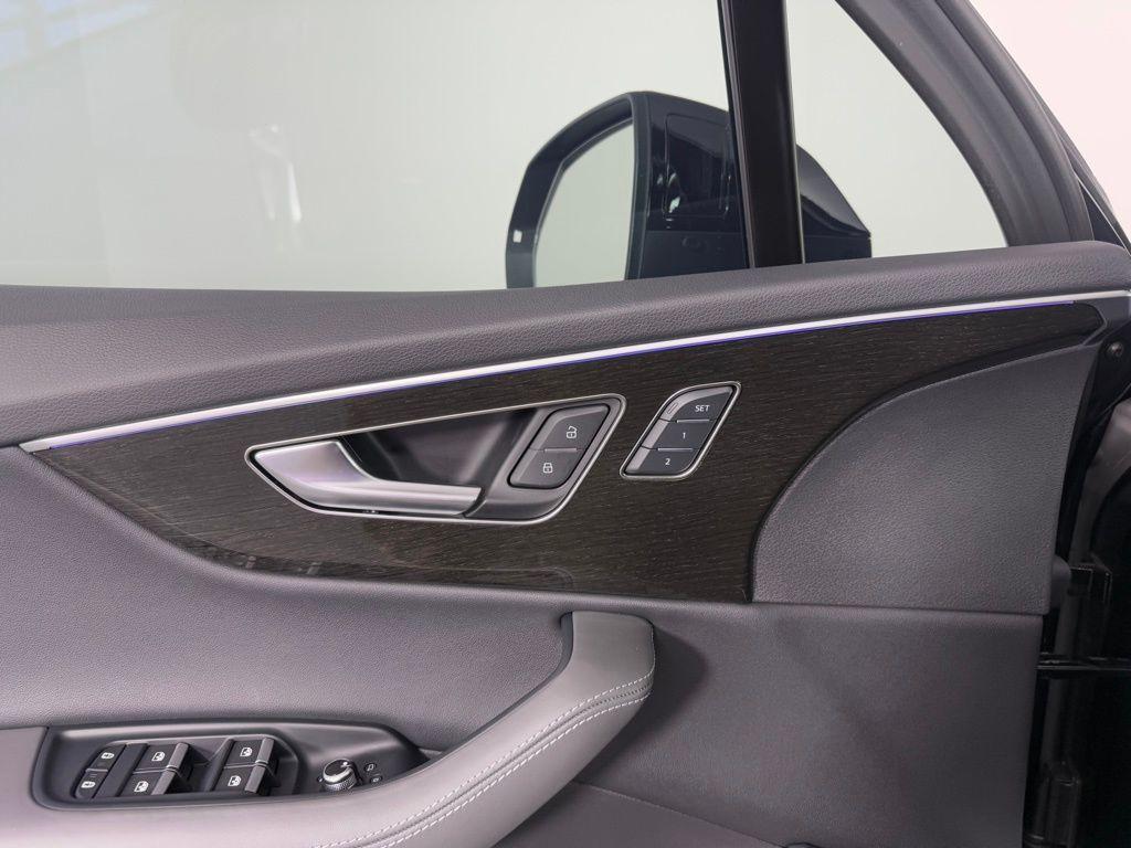 used 2025 Audi Q7 car, priced at $58,495
