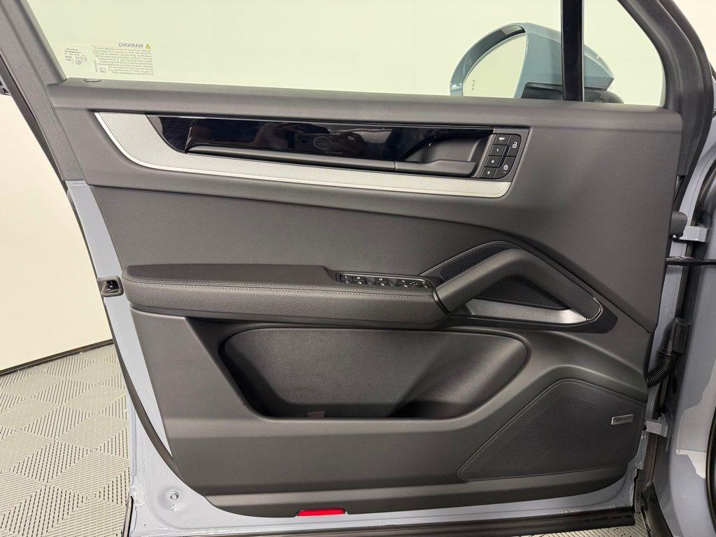 new 2025 Porsche Cayenne car, priced at $102,655