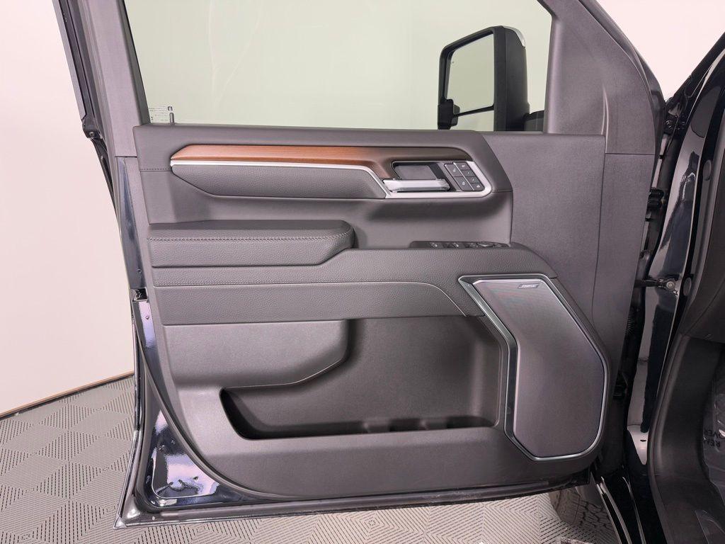 used 2025 GMC Sierra 2500 car, priced at $76,995