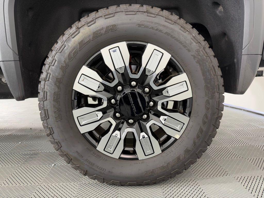 used 2025 GMC Sierra 2500 car, priced at $76,995