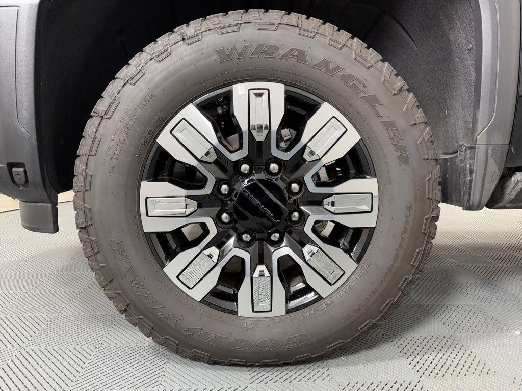 used 2025 GMC Sierra 2500 car, priced at $76,995