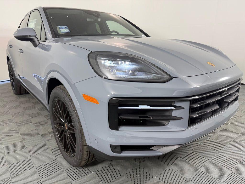 new 2025 Porsche Cayenne car, priced at $109,275