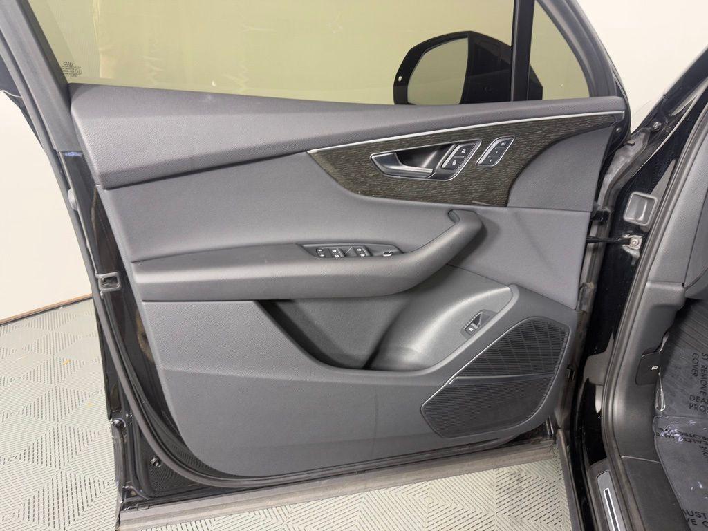 used 2021 Audi Q7 car, priced at $30,995