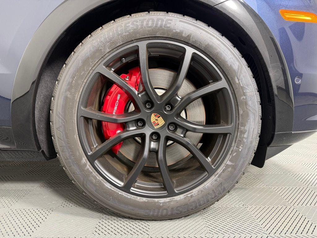 new 2025 Porsche Cayenne car, priced at $164,605