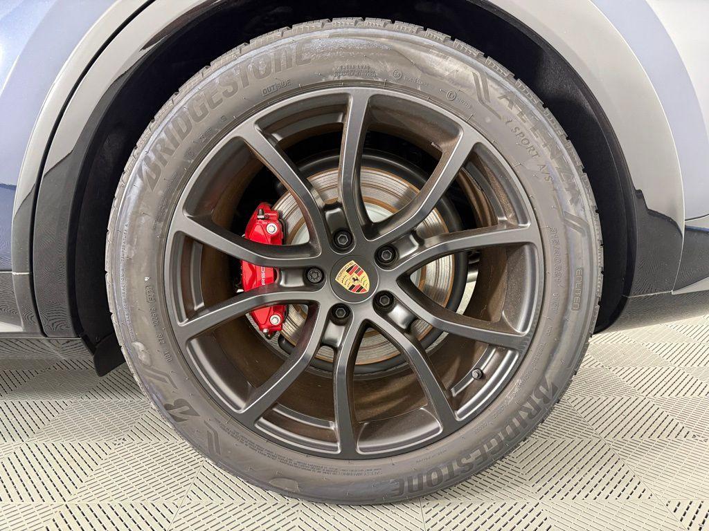 new 2025 Porsche Cayenne car, priced at $164,605