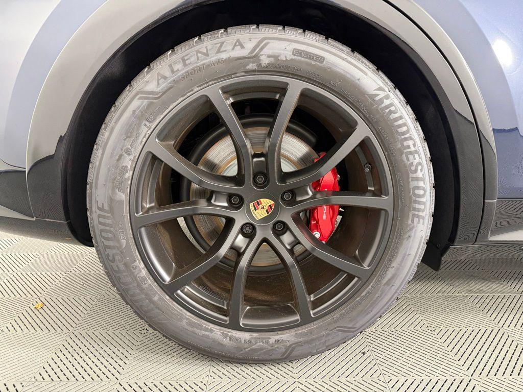 new 2025 Porsche Cayenne car, priced at $164,605