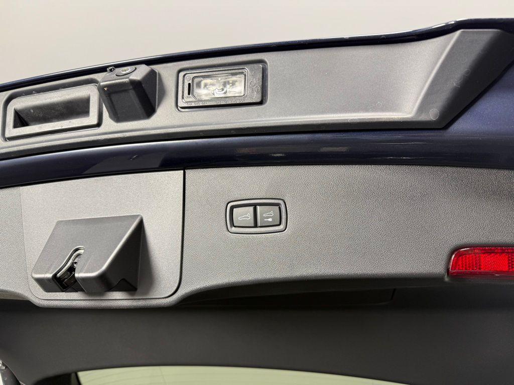 new 2025 Porsche Cayenne car, priced at $164,605