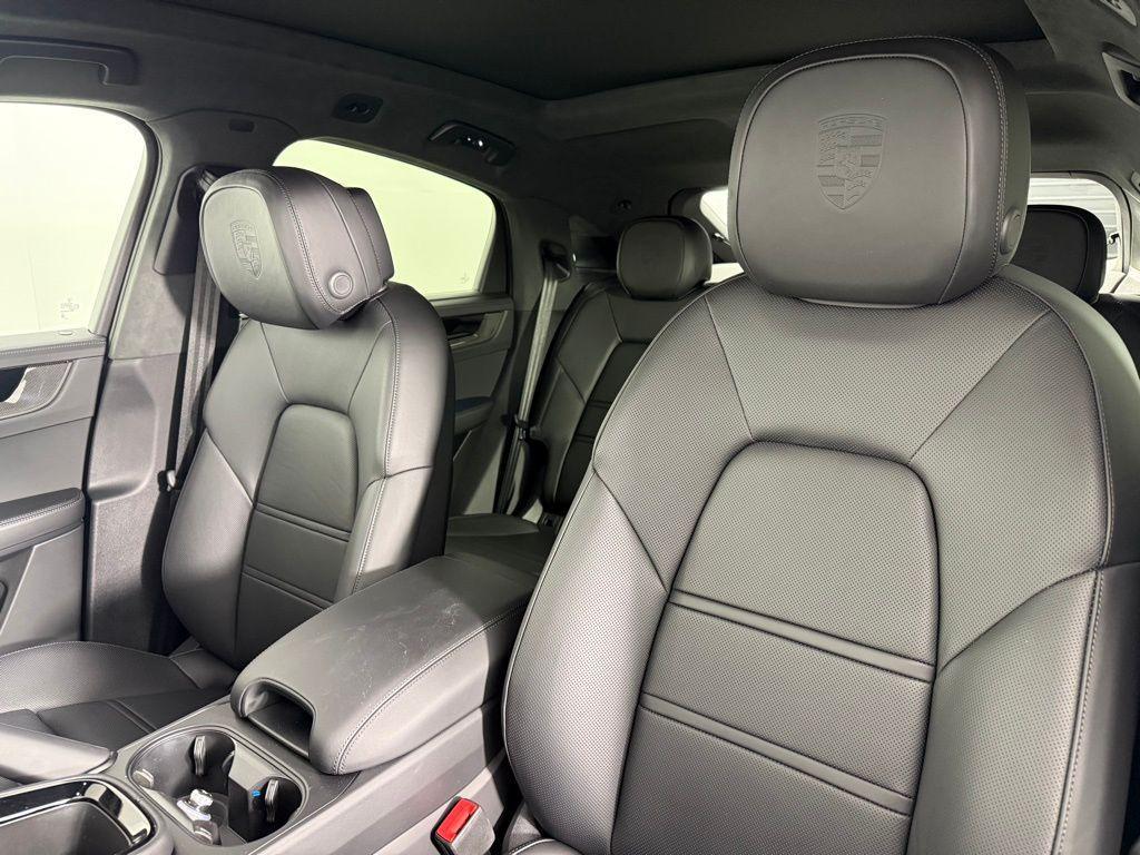 new 2025 Porsche Cayenne car, priced at $164,605