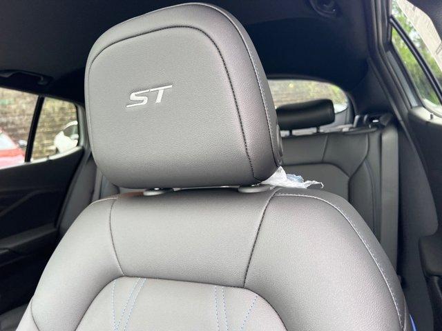 new 2025 Buick Envista car, priced at $28,641