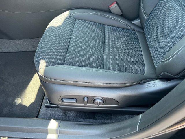 new 2025 Buick Envista car, priced at $25,920