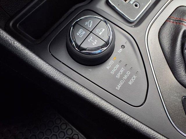 used 2020 Jeep Cherokee car, priced at $18,608