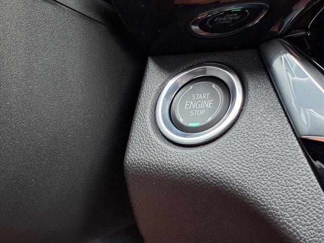new 2025 Buick Envista car, priced at $26,646