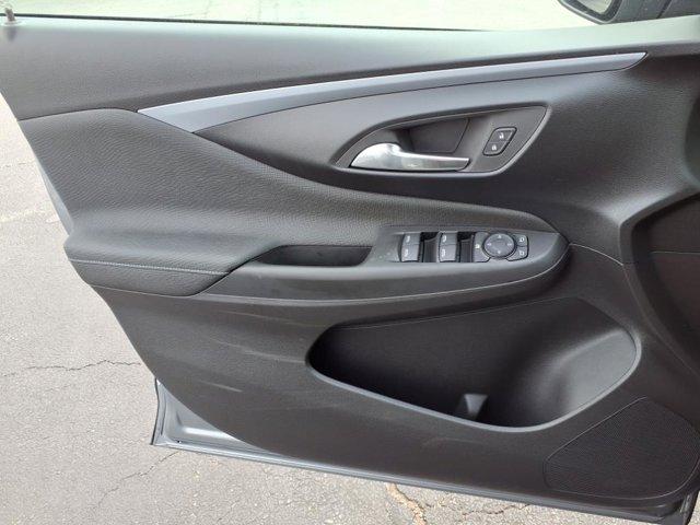 new 2025 Buick Envista car, priced at $26,151