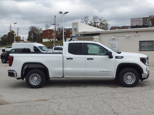 new 2025 GMC Sierra 1500 car, priced at $42,700