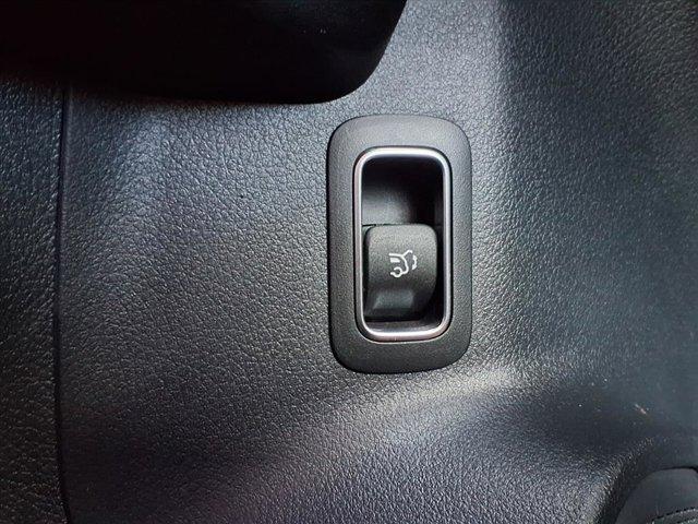 used 2022 Mercedes-Benz GLB 250 car, priced at $26,962