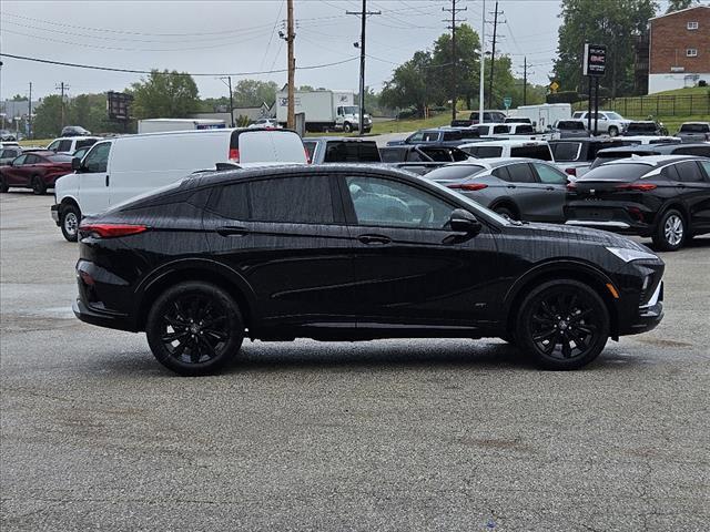 new 2025 Buick Envista car, priced at $26,505