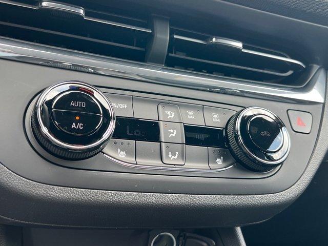 new 2025 Buick Envista car, priced at $25,920
