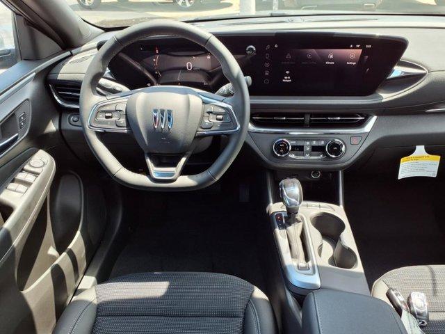 new 2025 Buick Envista car, priced at $24,283