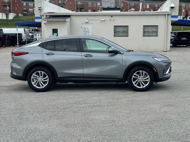 new 2025 Buick Envista car, priced at $26,008