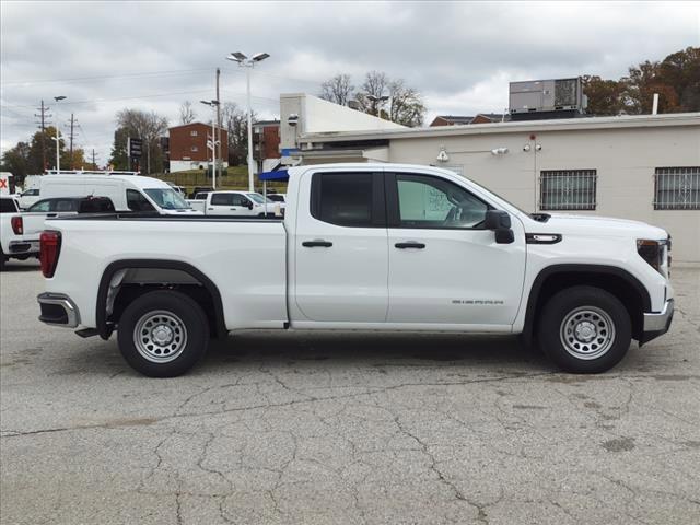 new 2025 GMC Sierra 1500 car, priced at $42,700