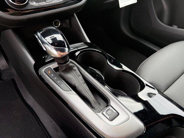 new 2025 Buick Envista car, priced at $26,895