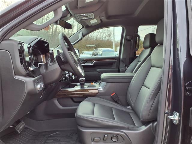 new 2025 GMC Sierra 1500 car, priced at $58,656