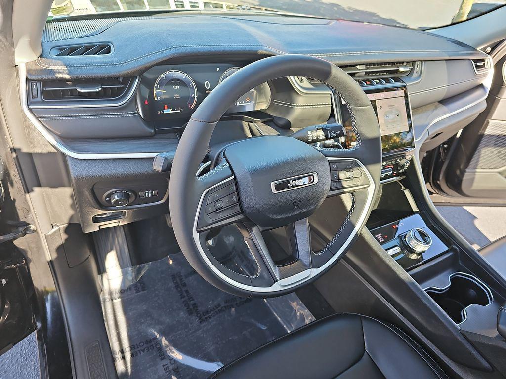 used 2023 Jeep Grand Cherokee car, priced at $34,900