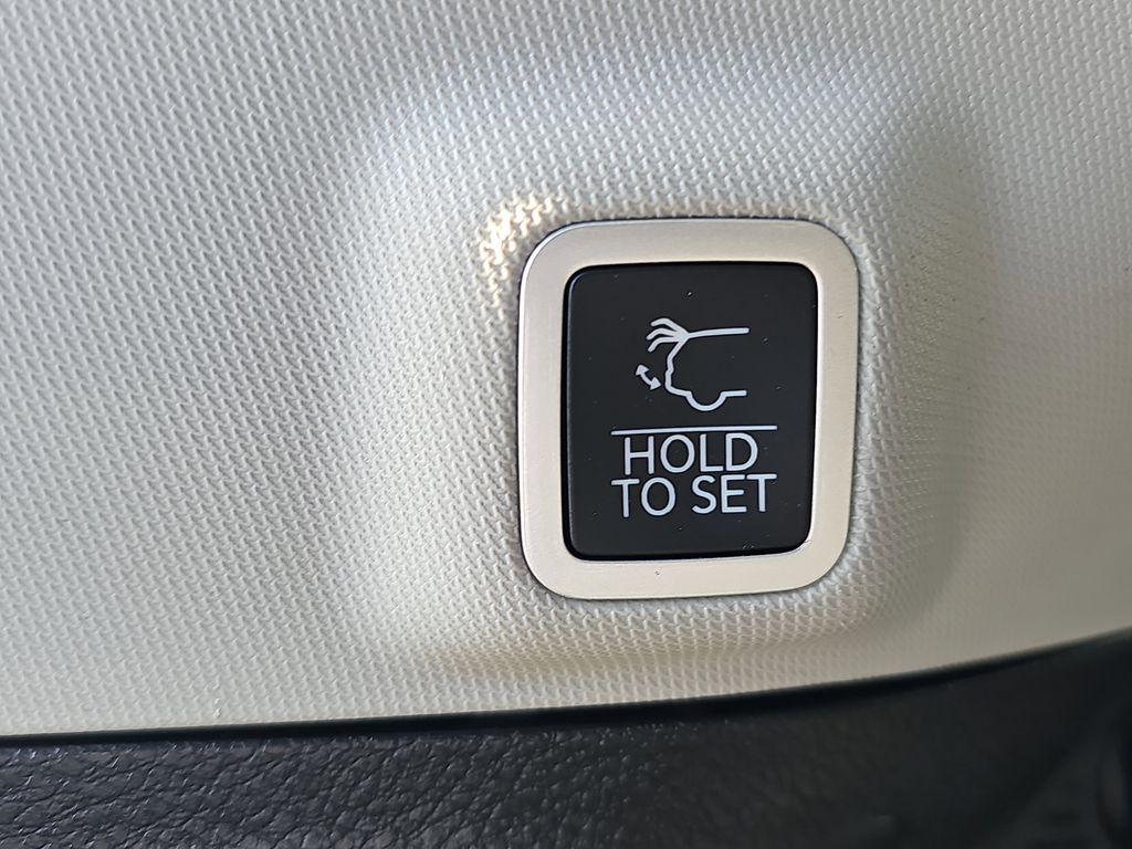 used 2023 Jeep Grand Cherokee car, priced at $34,900