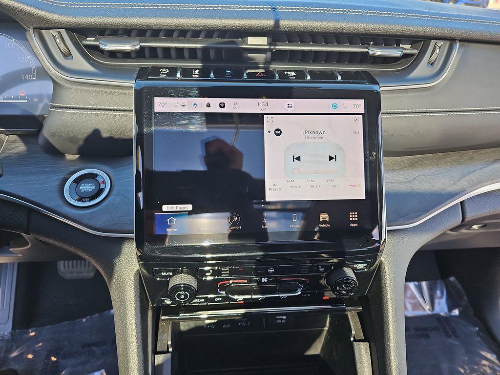 used 2023 Jeep Grand Cherokee car, priced at $34,900