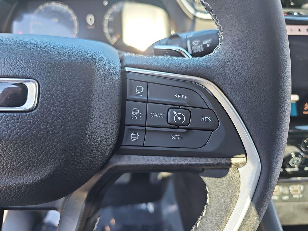 used 2023 Jeep Grand Cherokee car, priced at $34,900