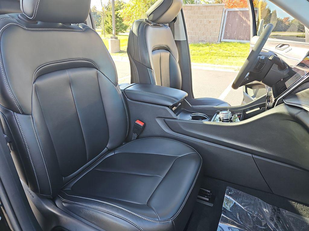 used 2023 Jeep Grand Cherokee car, priced at $34,900