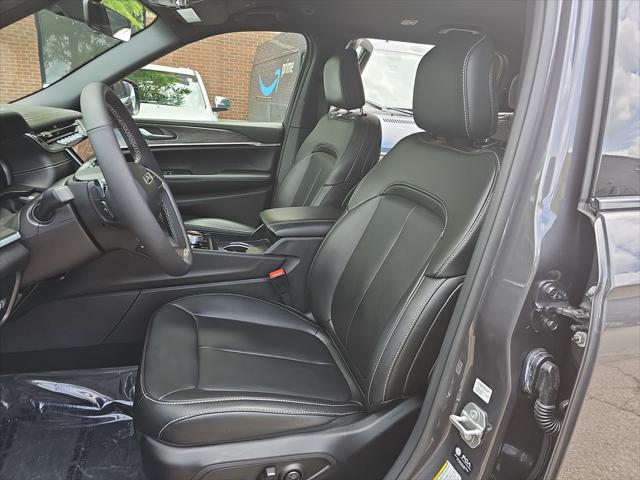 new 2025 Jeep Grand Cherokee L car, priced at $42,722