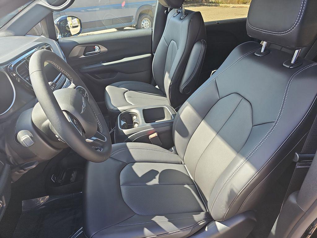 new 2026 Chrysler Pacifica car, priced at $39,741