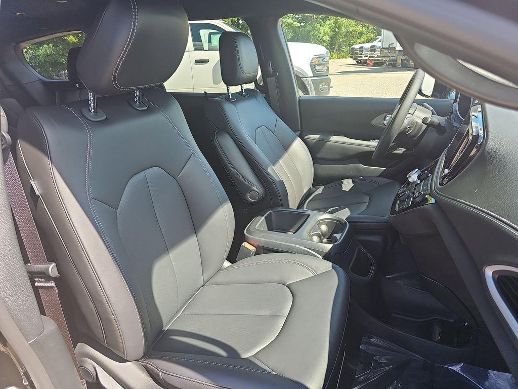 new 2026 Chrysler Pacifica car, priced at $39,741