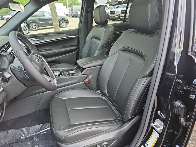 new 2025 Jeep Grand Cherokee car, priced at $46,646